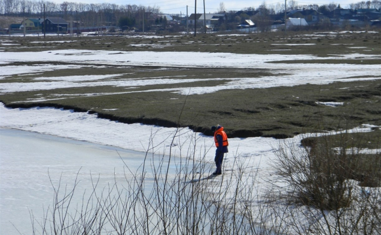 Тульские спасатели предупреждают об опасности выхода на тонкий лед