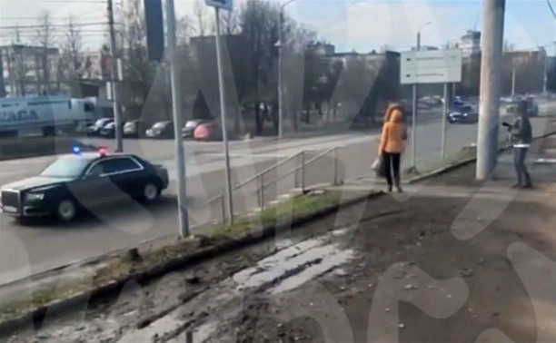 По Одоевскому шоссе пролетел кортеж из лимузинов: видео