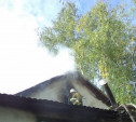 В Ясной Поляне пожарные спасли из горящего дома двух пенсионеров