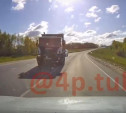 «Накажи автохама»: под Тулой водитель самосвала едва не устроил лобовое ДТП