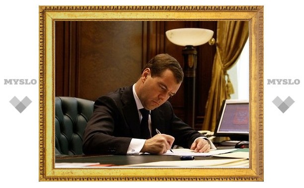 Медведев может наказать тульских чиновников за медоборудование