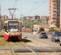 В Туле на трамвайных путях по ул. Металлургов ремонтируют переезды: фоторепортаж