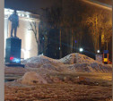 Жители Киреевска жалуются на неубранный снег на центральной площади