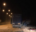 Ночью на М-2 столкнулись два грузовика
