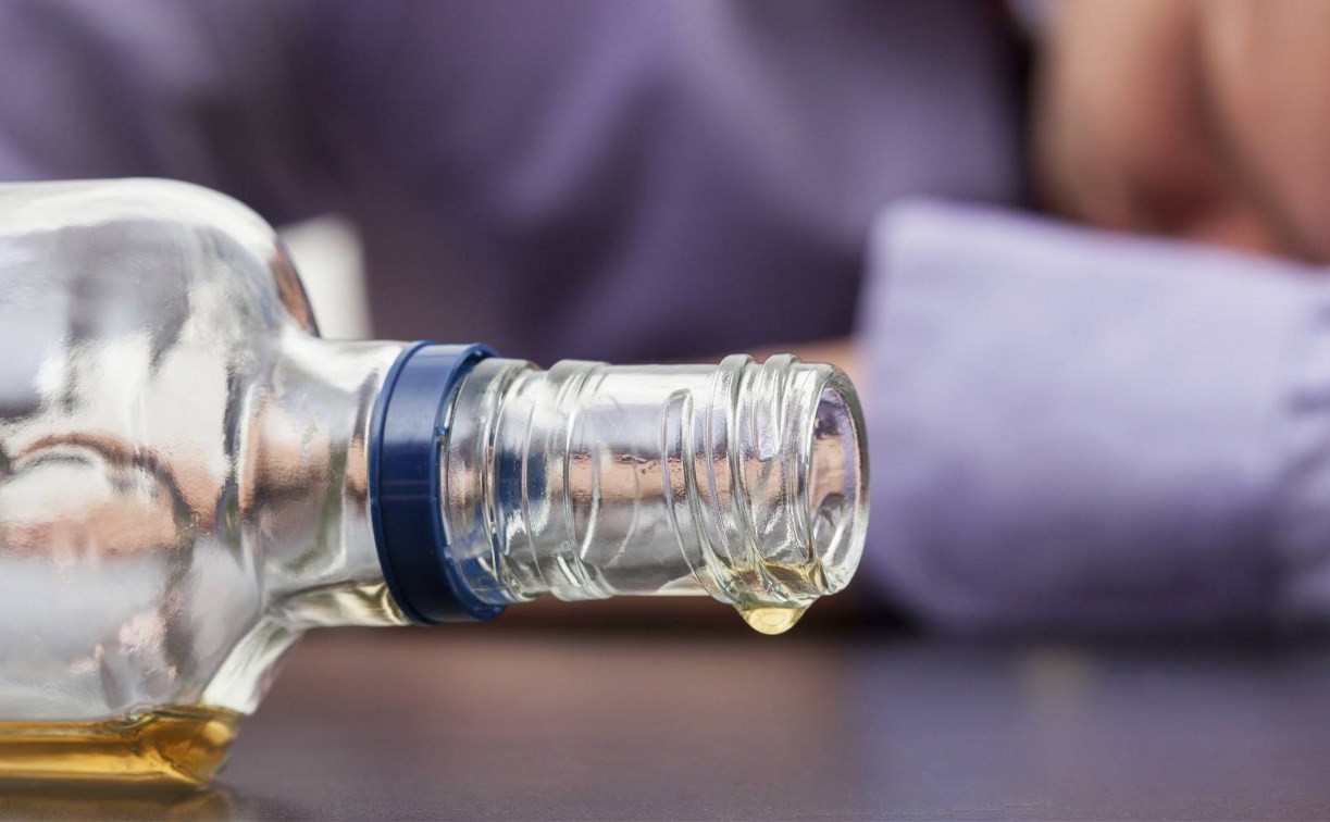 За год почти 400 жителей Тульской области отравились алкоголем
