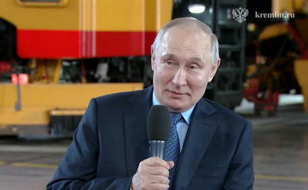 «Я осмотрел некоторые производства — они впечатляют»: Владимир Путин встретился с рабочими «Тулажелдормаша»