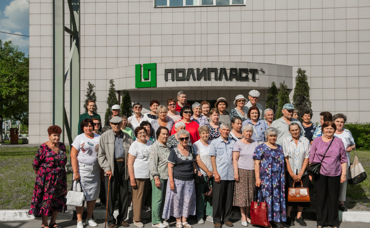Для ветеранов профсоюзной организации «Оргсинтез» — «Полипласт Новомосковск» провели экскурсию по родному предприятию 