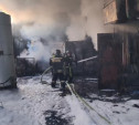 Крупный пожар потушен в Ленинском: на предприятии загорелся битум