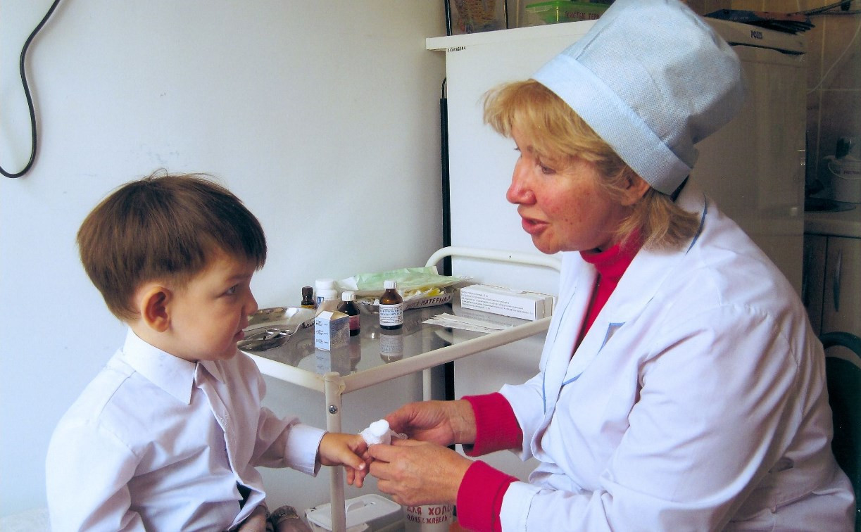 Тульские депутаты подняли вопрос о нехватке медиков в школах и детсадах