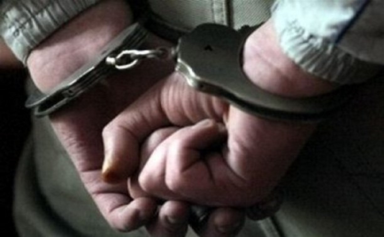 За избиение полицейского пьяного водителя оштрафовали на 20 тысяч рублей