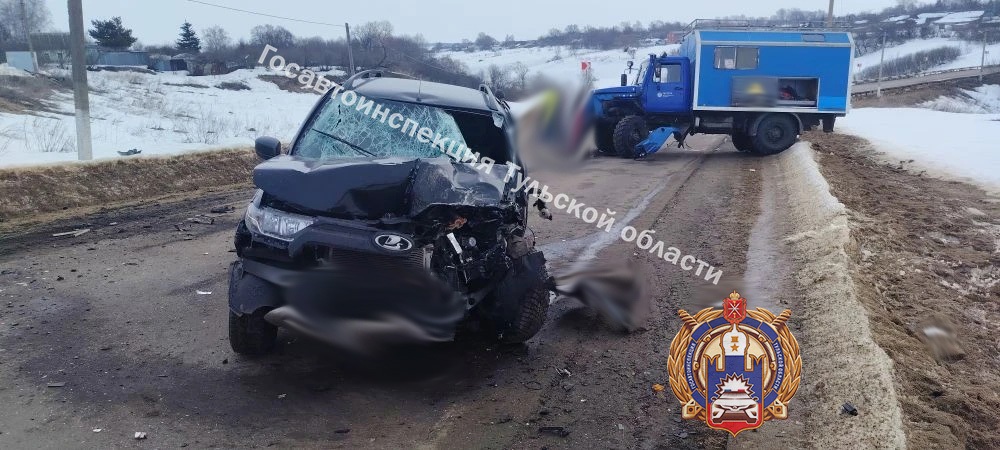 В поселке Куркино пьяный водитель на «Ниве» протаранил на встречке ГАЗ