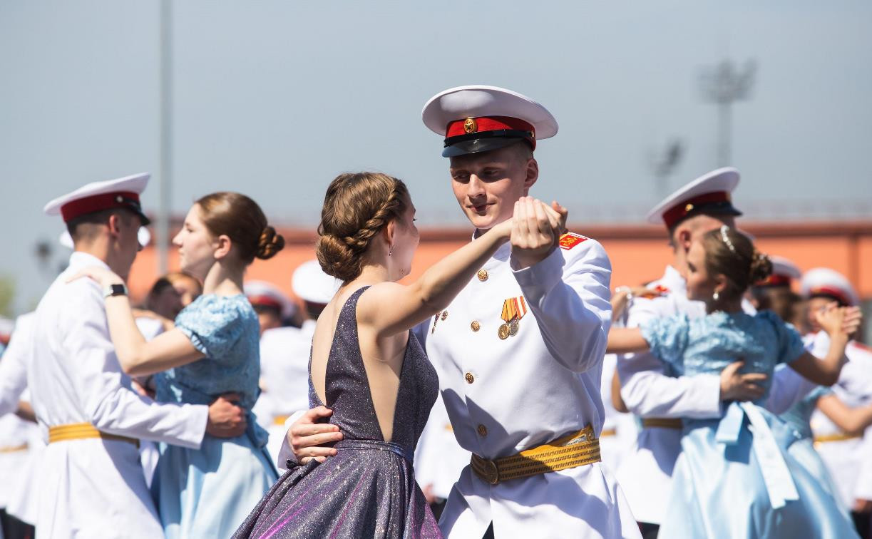 В Тульском суворовском военном училище вручили первые аттестаты: фоторепортаж