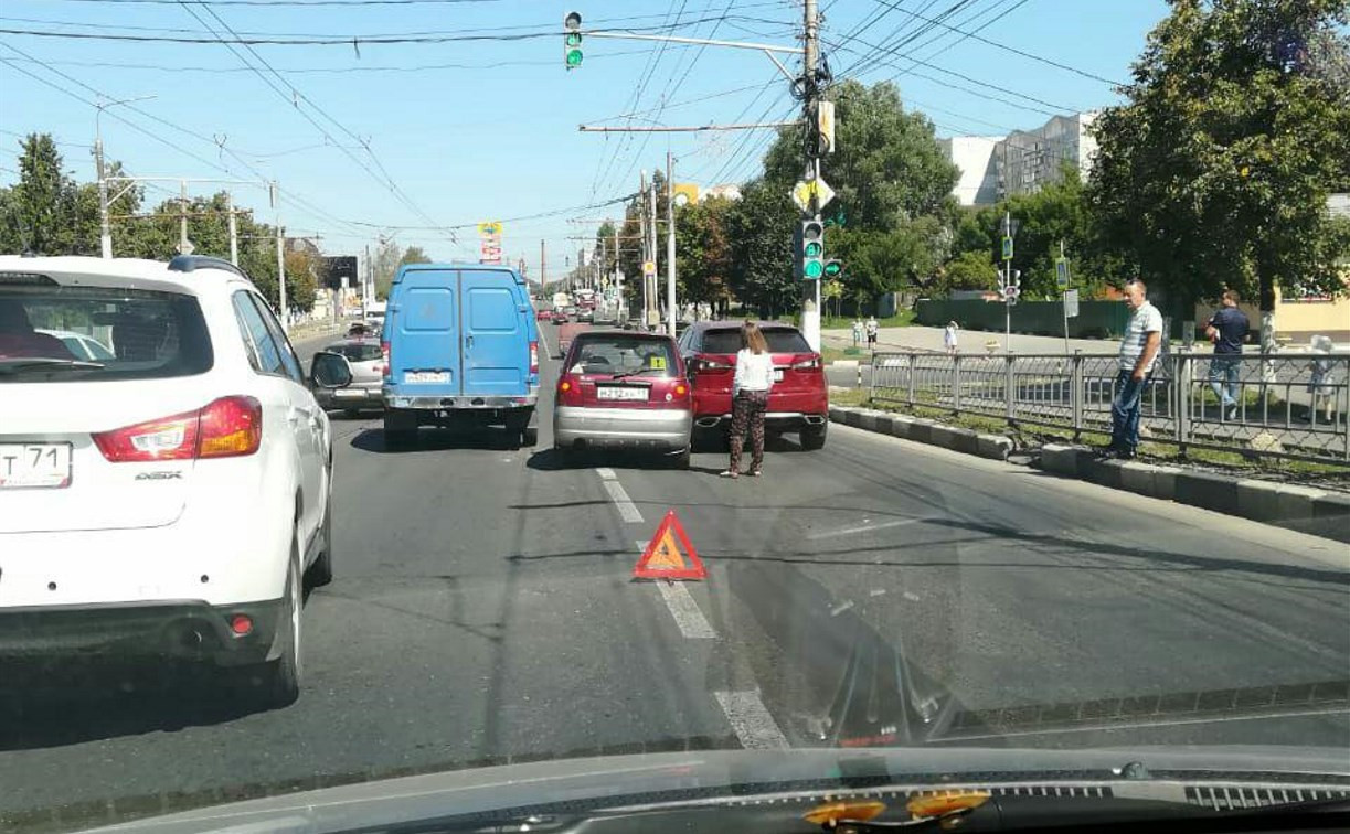 Из-за ДТП в Туле на Пролетарском мосту образовалась пробка