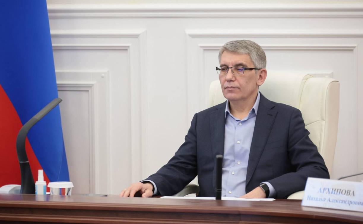 Дмитрий Миляев поручил выделить средства на обеспечение сельских старост стабильной сотовой связью