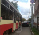 «Накажи автохама»: на ул. Коминтерна водитель перекрыл движение трамваев на 30 минут