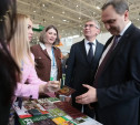 Миляев презентовал заместителю министра строительства и ЖКХ РФ тульский стенд на Международной выставке