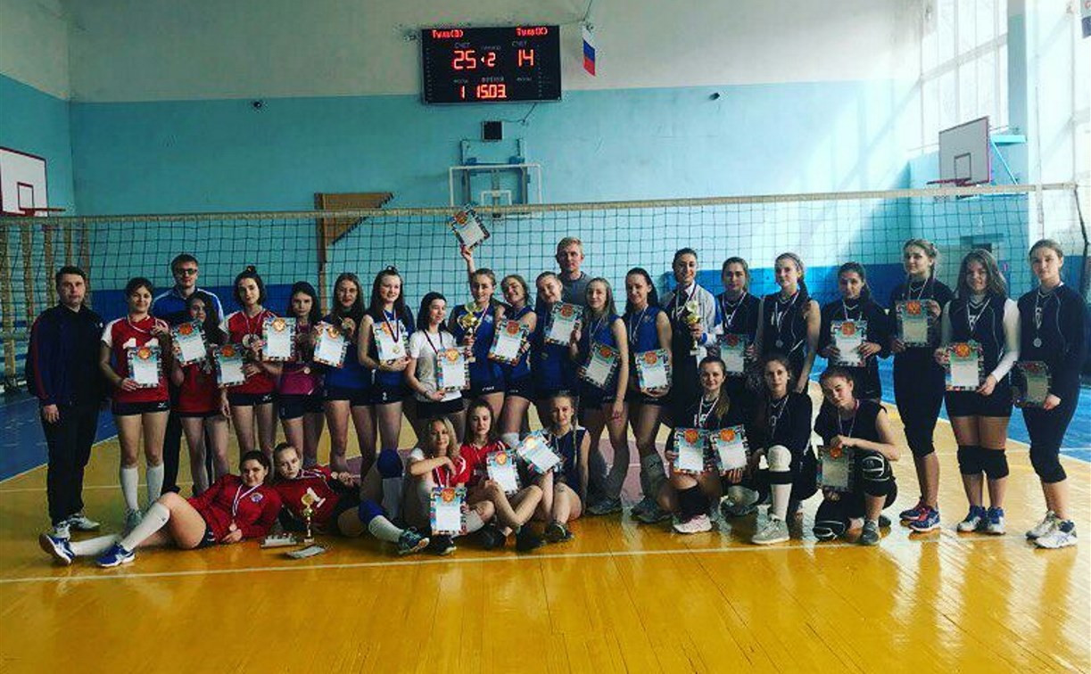 В Новомосковске разыграли финалы Детской волейбольной лиги среди девушек