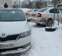 На ул. Приупской водитель Škoda припарковался, как ему нравится