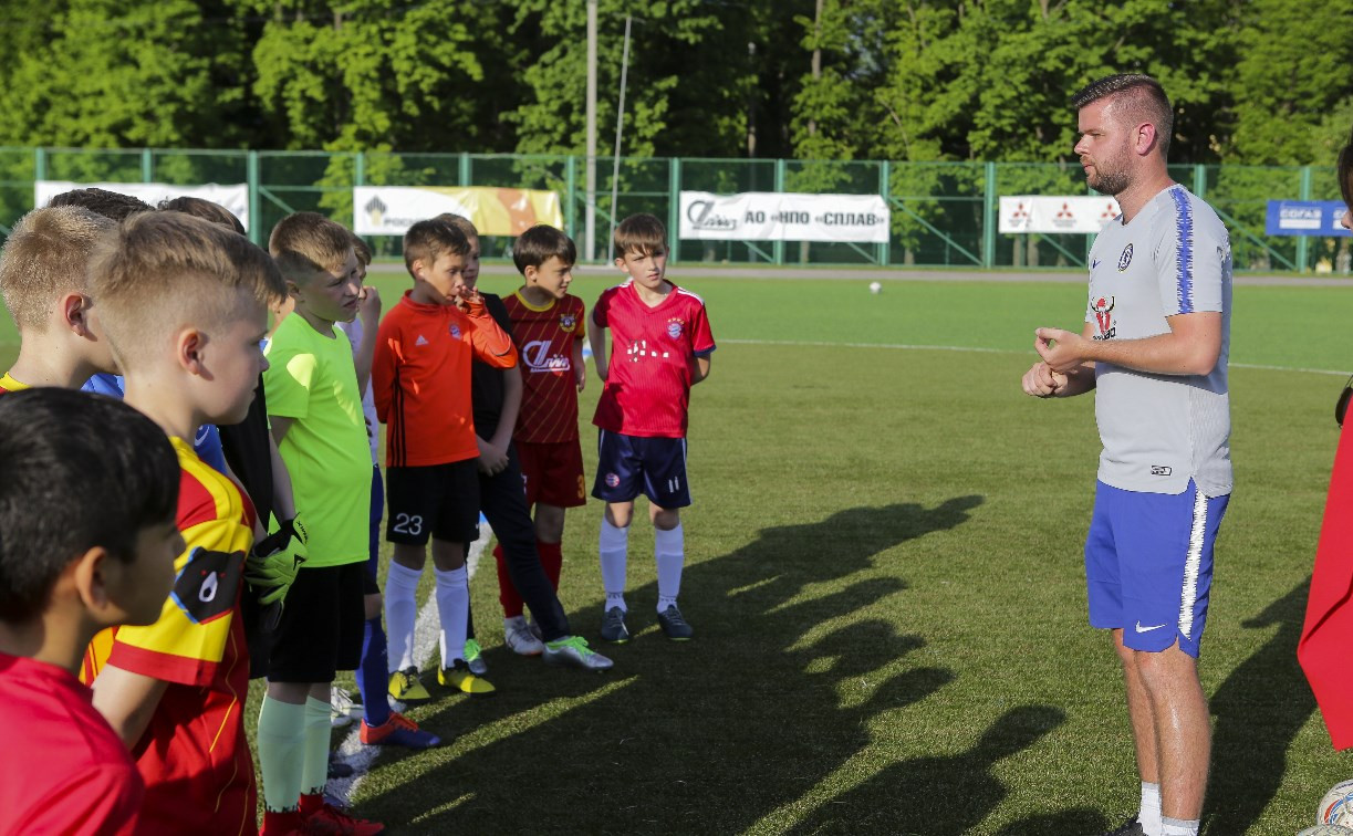 Тренеры академии «Челси» дали мастер-класс юным тульским футболистам