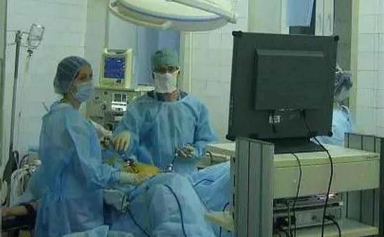 Тульские врачи спасли женщину с двумя беременностями 