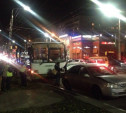 На улице Пузакова пассажирский автобус съехал с дороги