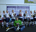 В Новомосковске сотрудники ГИБДД сыграли в хоккей с подростками