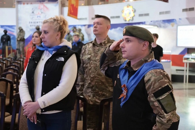 В Туле прошла патриотическая акция «Синий платочек Победы»