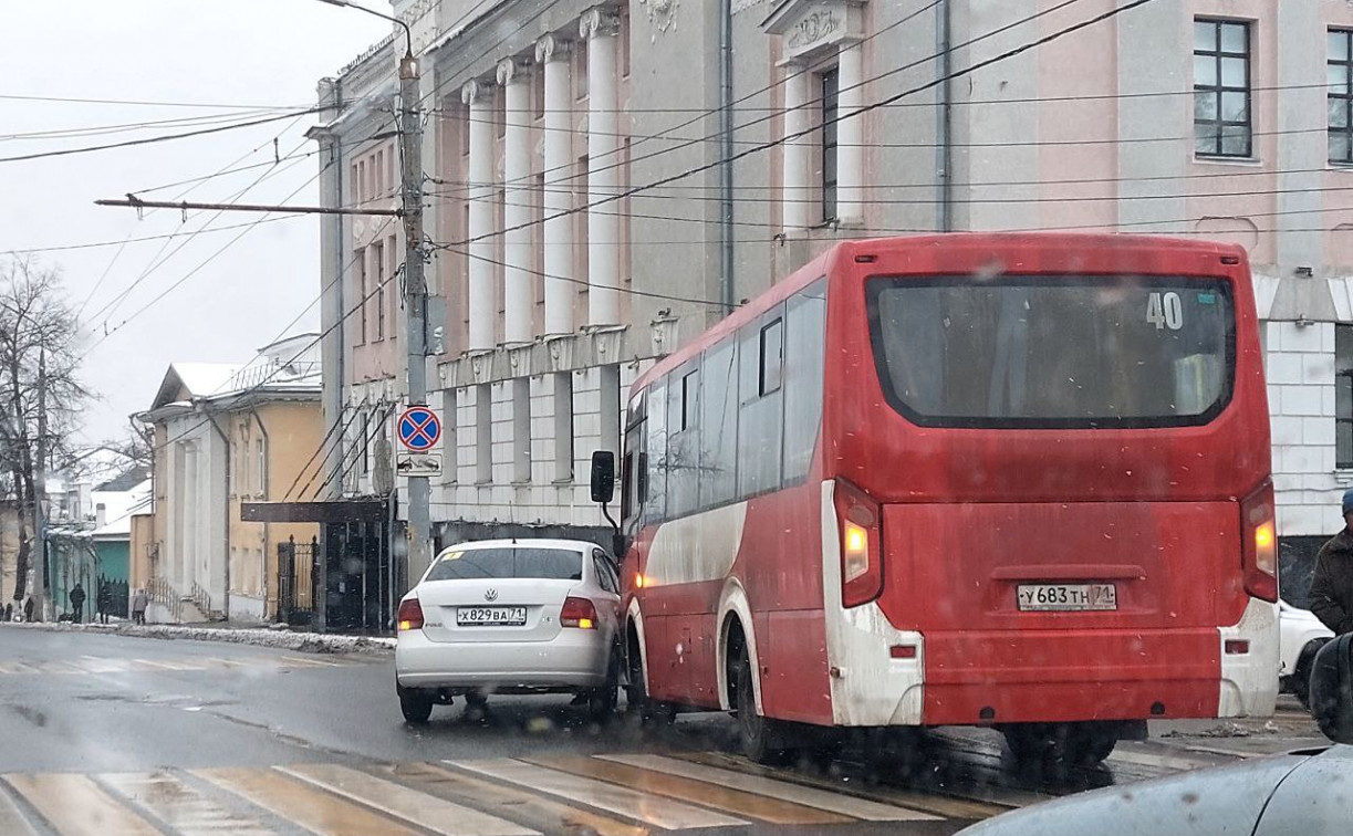 ДТП на проспекте Ленина: пожилой пассажирке автобуса вызвали скорую 