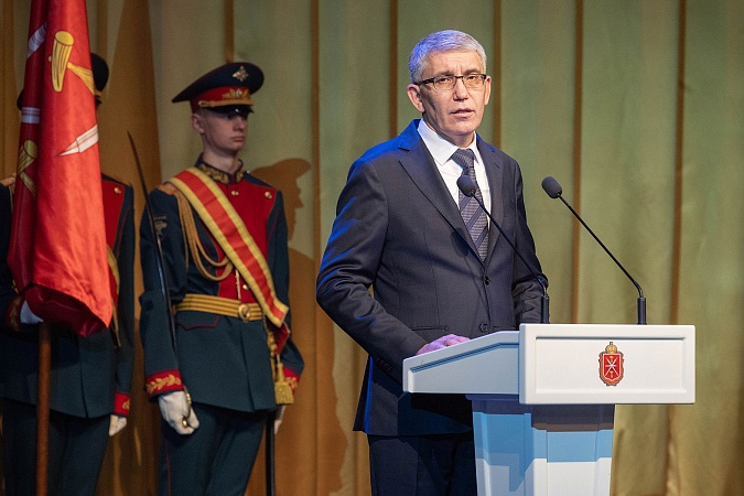 Дмитрий Миляев поздравил жителей региона с Днем защитника Отечества