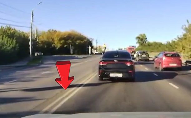 На ул. Рязанской водители игнорируют двойную сплошную