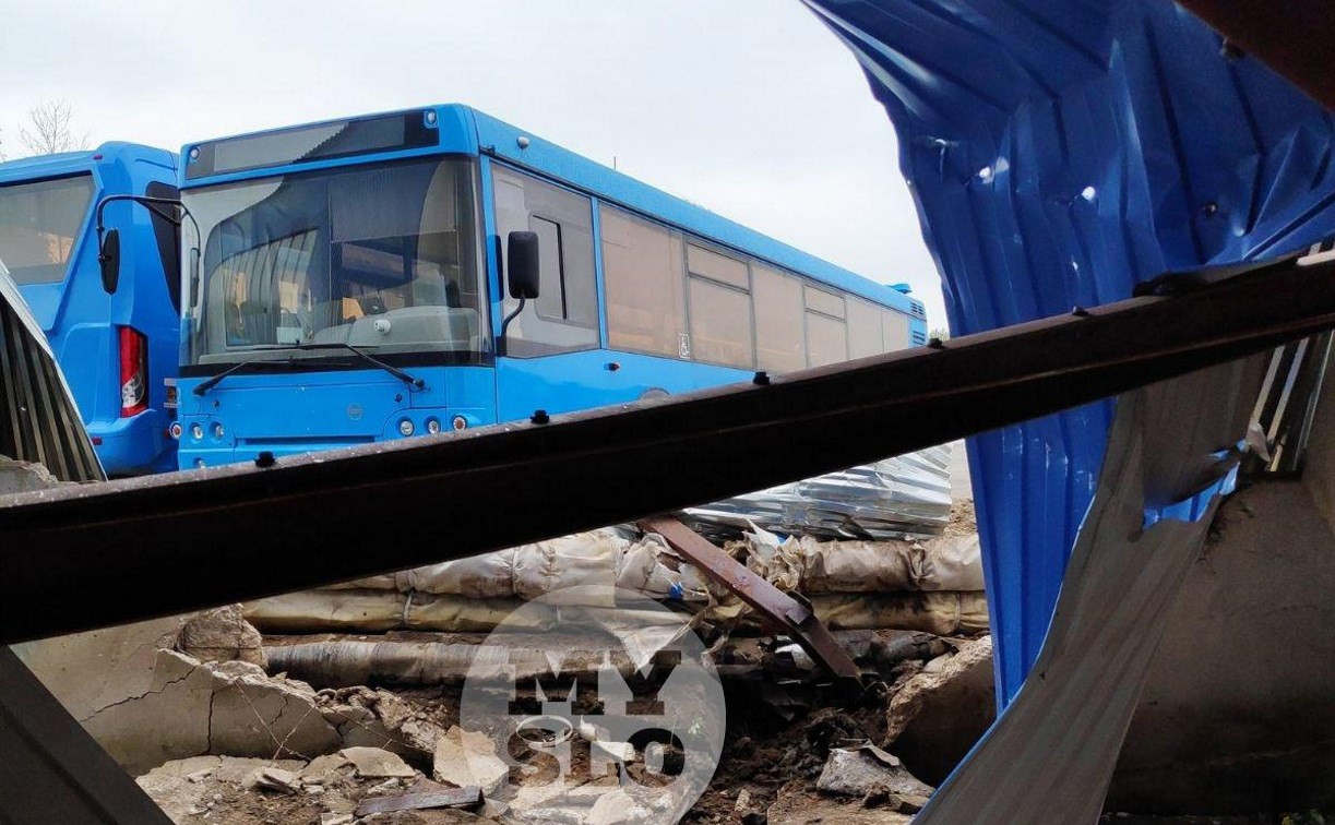 В Туле «взбесился» автобус и протаранил бетонный забор