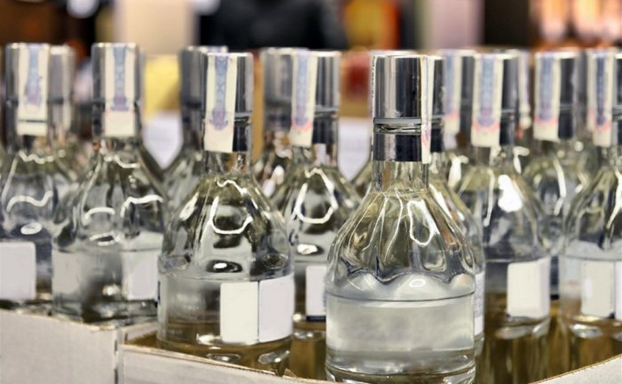 В Ясногорске полицейские накрыли подпольный цех по производству алкоголя