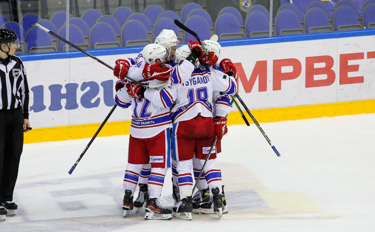 Хоккейный АКМ завершил выездную серию победой над казанским «Барсом»