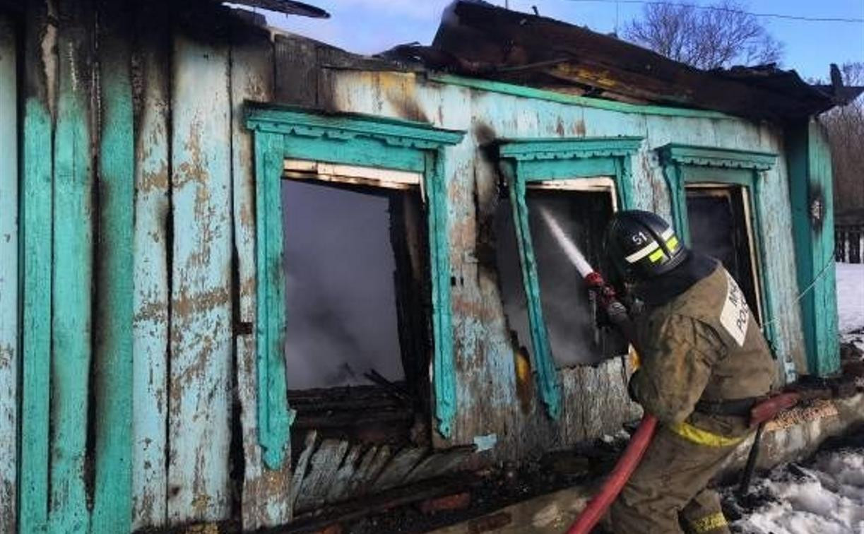 В Куркинском районе сгорел дом: спасатели эвакуировали 4 детей и 5 взрослых