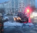 В Туле на ул. Лейтейзена автомобиль «Рено» загорелся после ДТП 