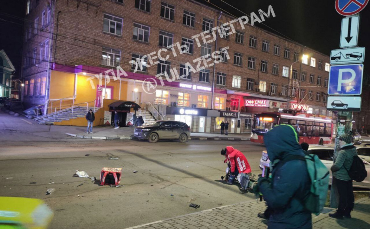 На ул. 9 Мая водитель «Лады» сбил курьера на электросамокате