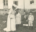 Крестьянская одежда, ситец и матроски: тулякам покажут, как одевались маленькие модники 100 лет назад 