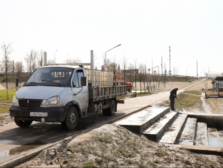 Пролетарскую набережную приводят в порядок после паводка