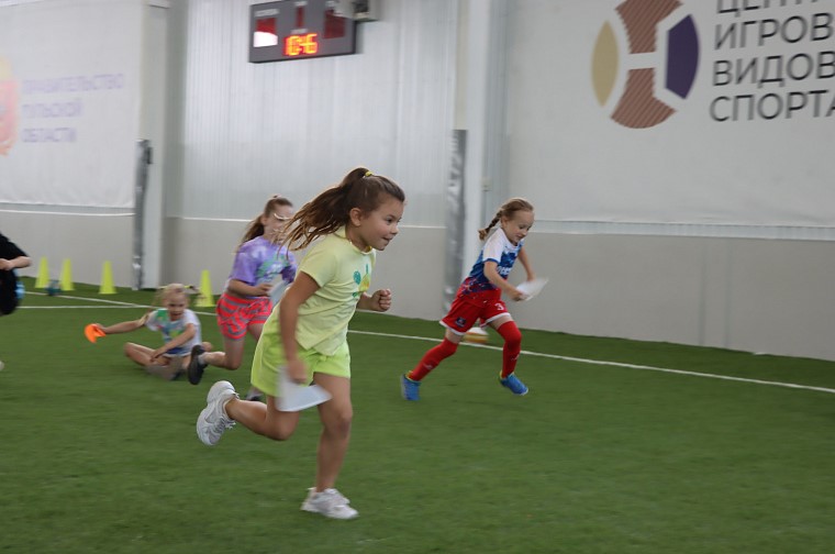 В Центре игровых видов спорта прошел фестиваль по футболу для девочек «Хрустальная бутса»