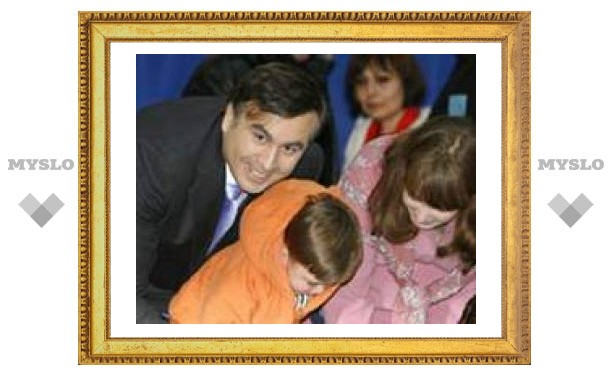 Саакашвили побеждает. Оппозиция выходит на митинг
