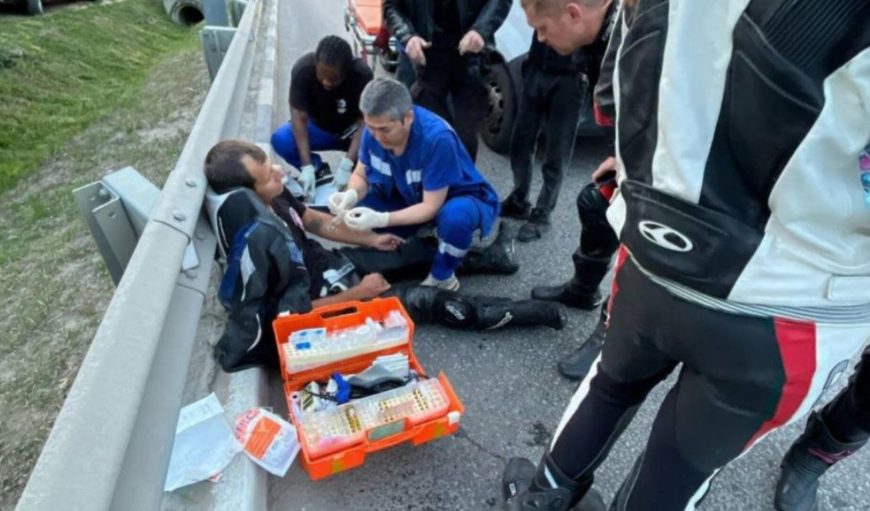 В Туле водитель сбил байкера и скрылся с места ДТП