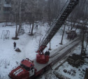В Щекино пожарные спасли из горящего дома семь человек