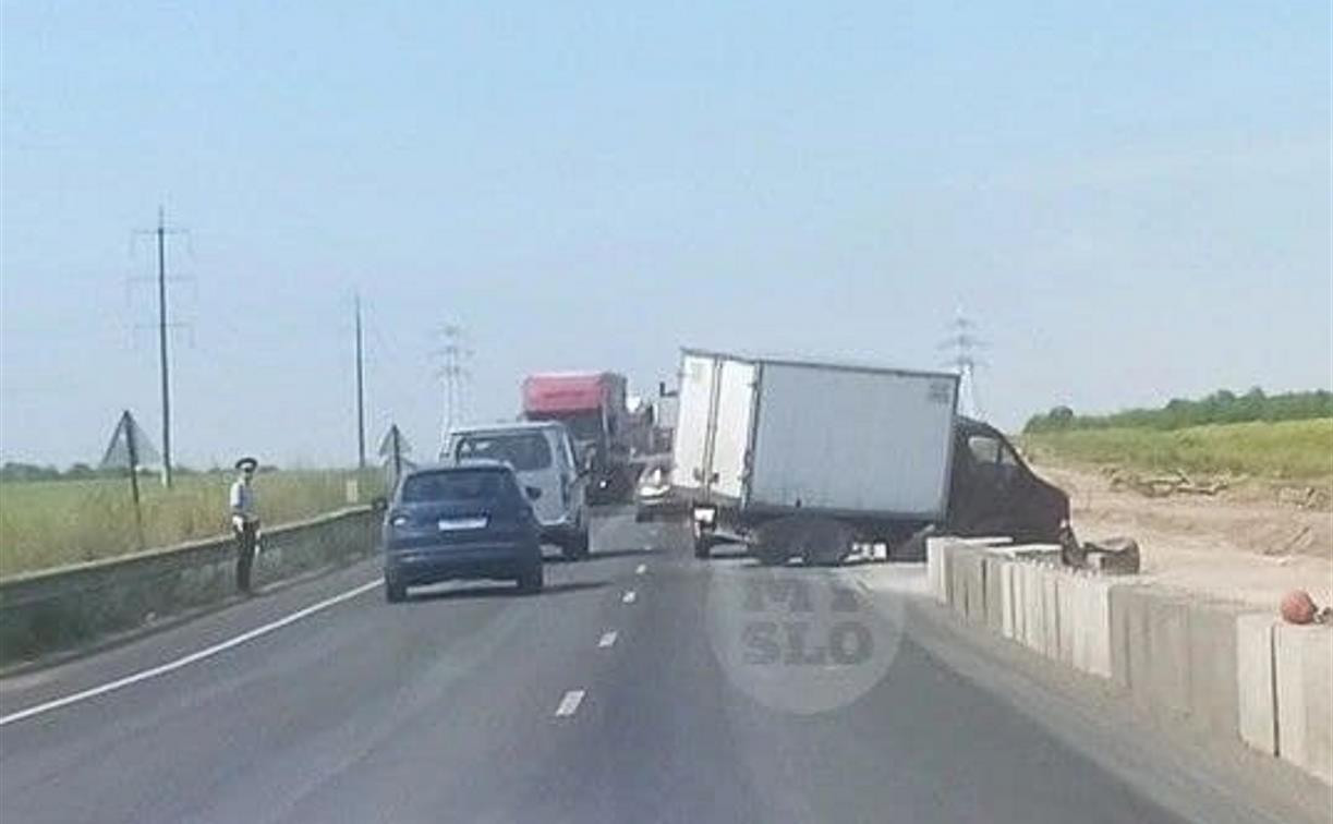 На выезде из Тулы из-за ДТП образовалась внушительная пробка