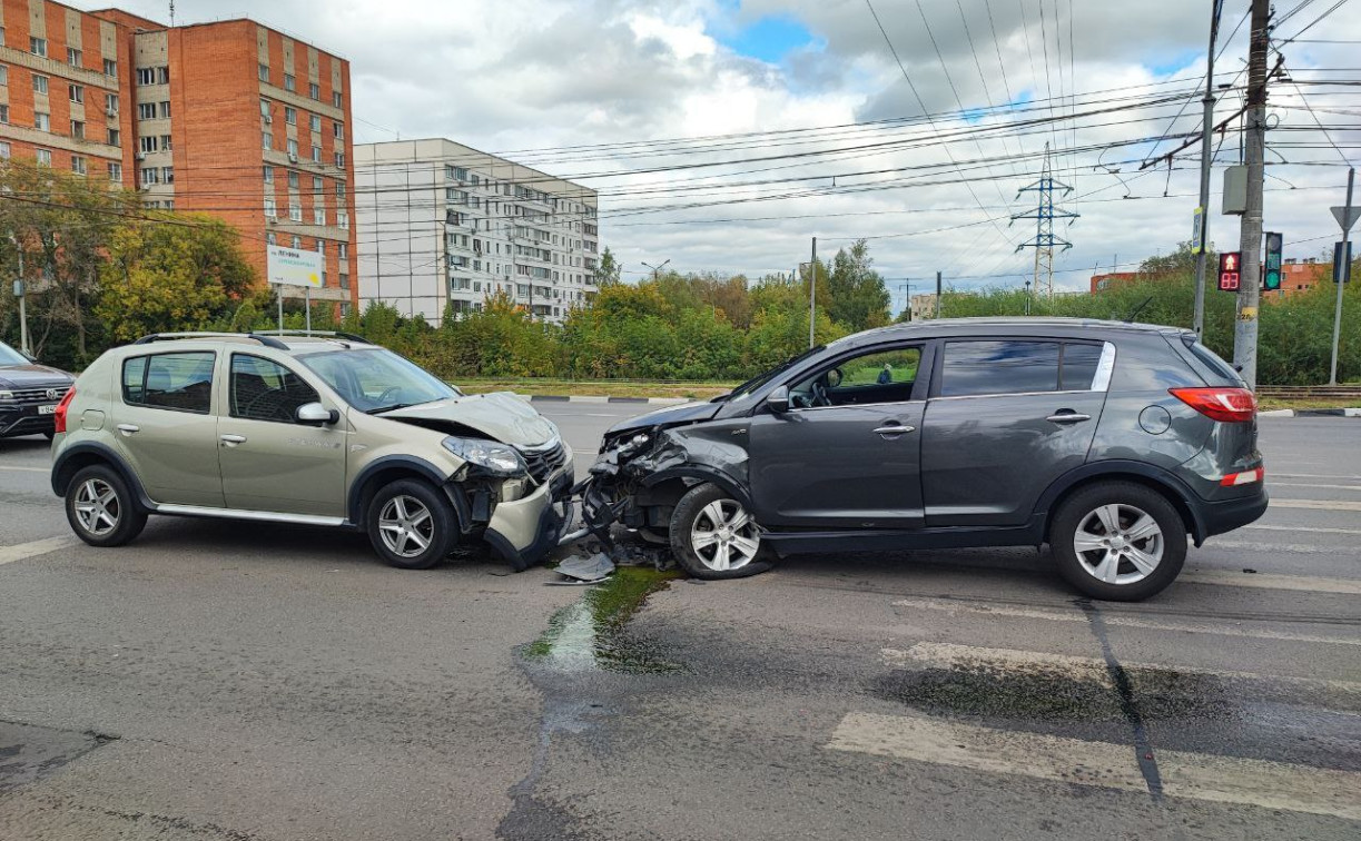 На Зеленстрое Haval лишился колеса после двойного ДТП
