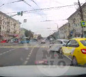 На пр. Ленина пробка из-за двойного ДТП с такси