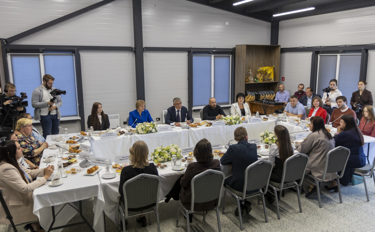 Дмитрий Миляев встретился с участниками программы «Земский работник культуры»