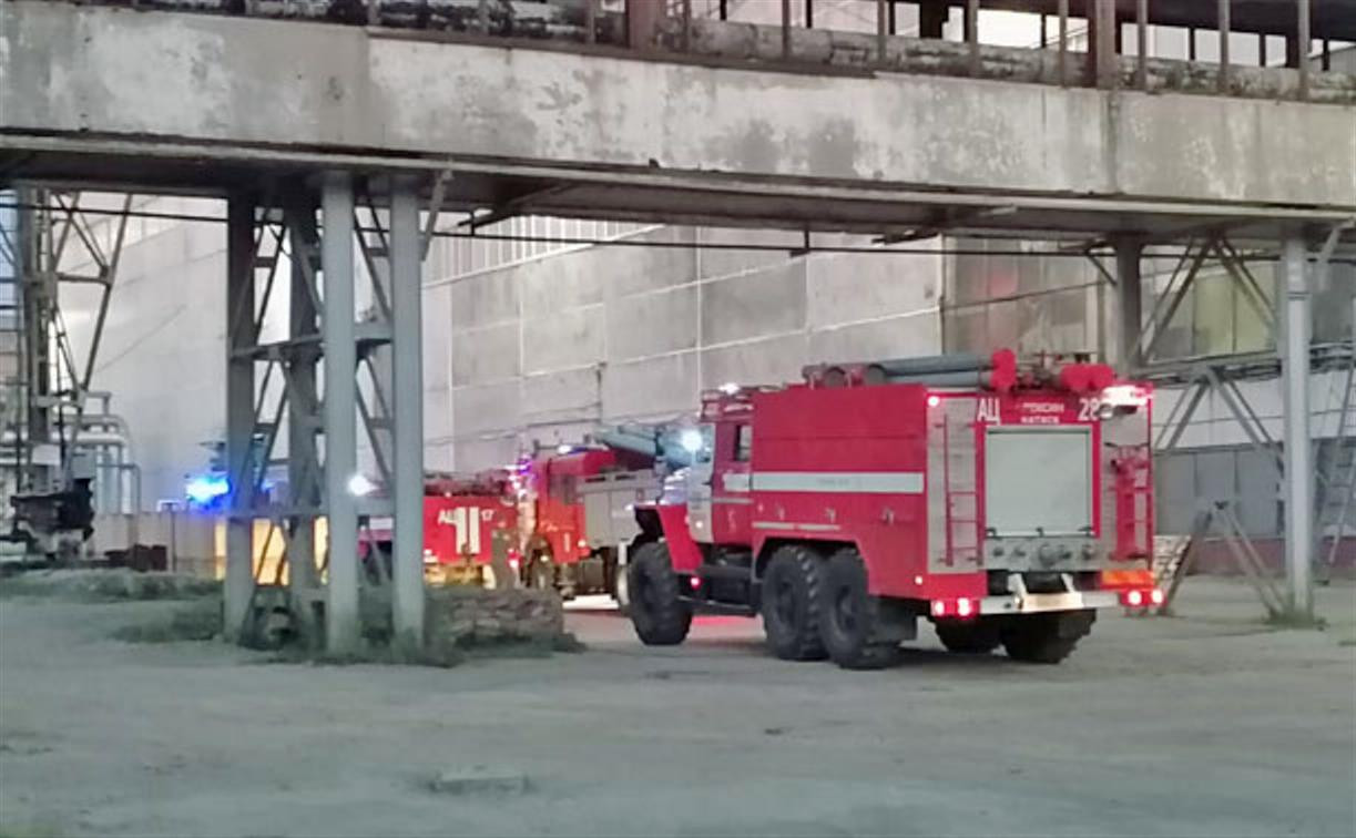 В Алексине на заводе «Тяжпромарматура» загорелась кровля цеха
