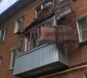 В Щекино мужчина рухнул вместе с балконом с третьего этажа