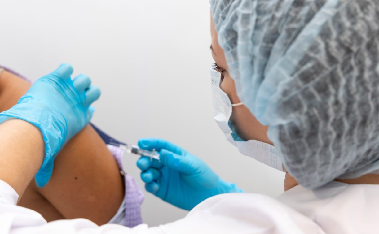 В Тульской области прививки от гриппа сделали уже почти 460 тысяч человек 