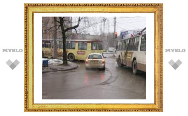 В пробке на Гоголевской застряли троллейбусы